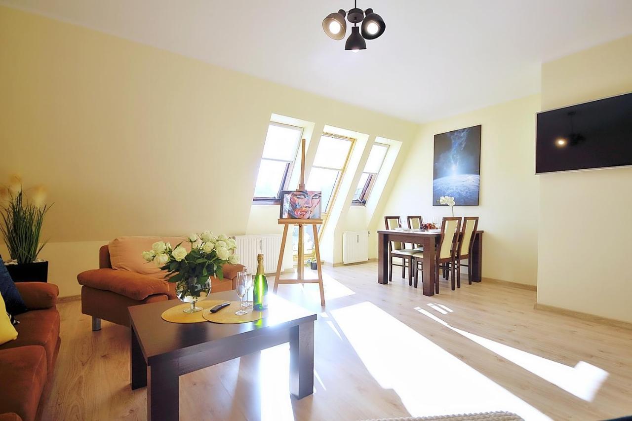 50 M Do Plazy Thobruk Apartamenty Piekna Dama Z Kolobrzegu Buitenkant foto