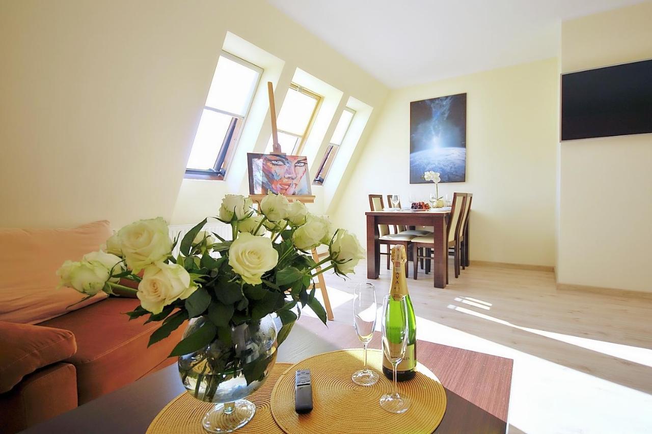 50 M Do Plazy Thobruk Apartamenty Piekna Dama Z Kolobrzegu Buitenkant foto