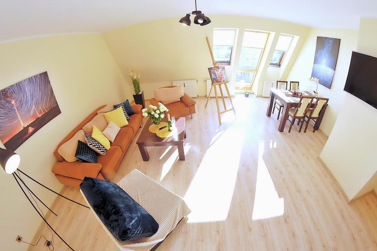 50 M Do Plazy Thobruk Apartamenty Piekna Dama Z Kolobrzegu Buitenkant foto