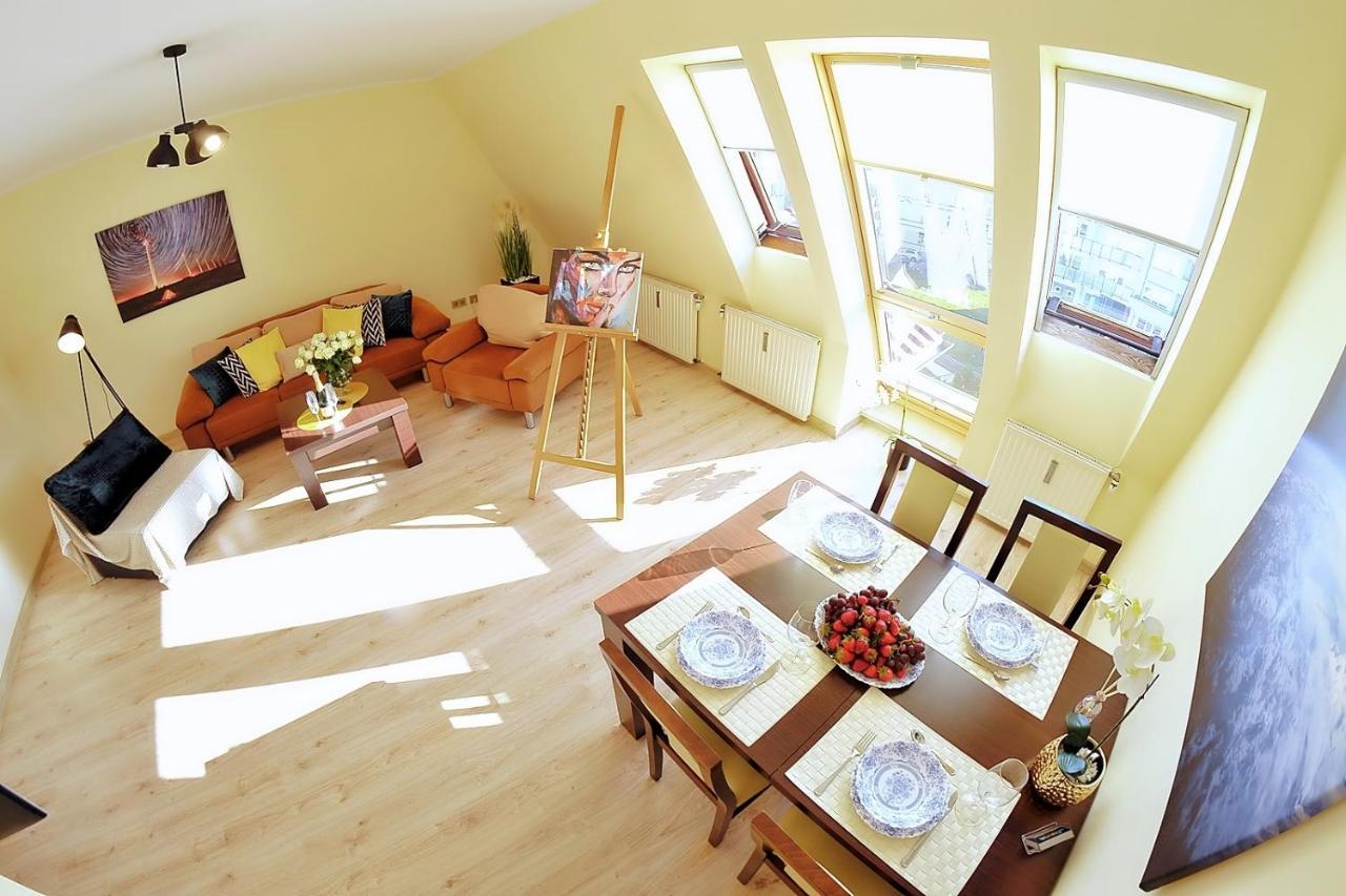 50 M Do Plazy Thobruk Apartamenty Piekna Dama Z Kolobrzegu Buitenkant foto