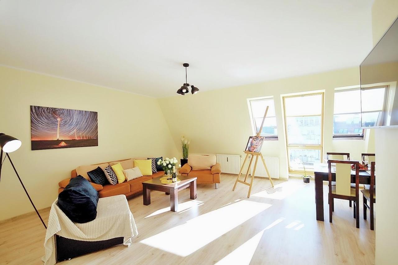50 M Do Plazy Thobruk Apartamenty Piekna Dama Z Kolobrzegu Buitenkant foto